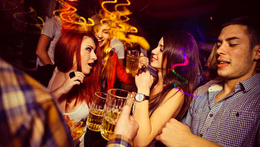 5 Signs a Club is Good to Meet Girls At