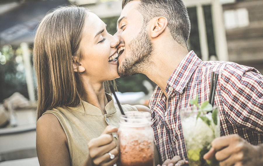5 kisses every woman should experience